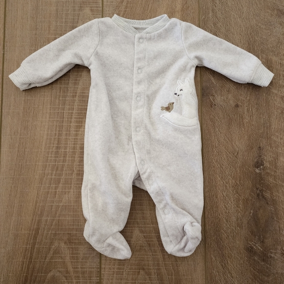 CARTER'S | Newborn Babygirl Bundle- Mix of PJs & Onsies - Picture 3 of 6